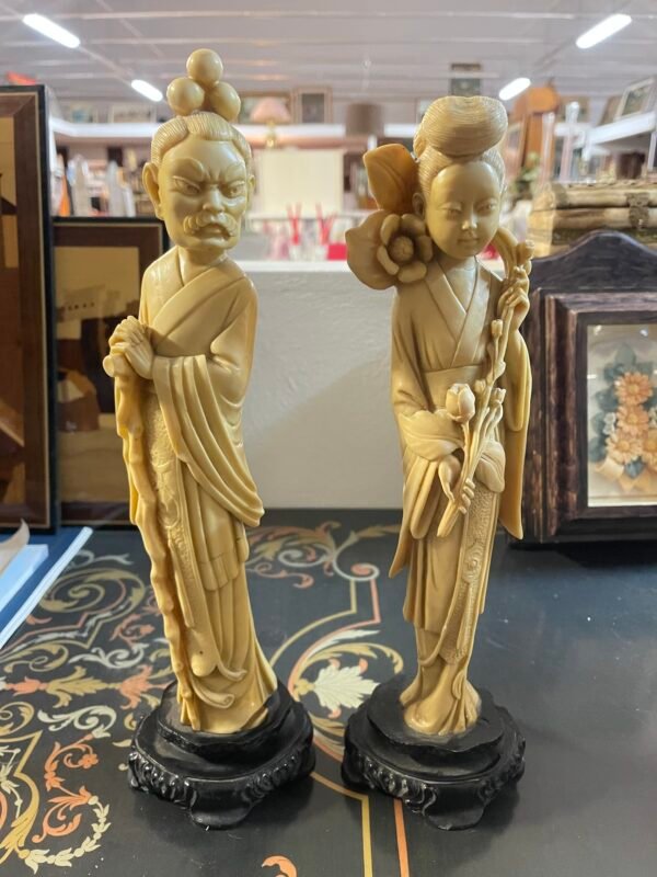 Coppia di Statuette Orientali