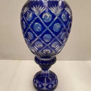 Magnifico Vaso in Cristallo Blu Intagliato a Mano