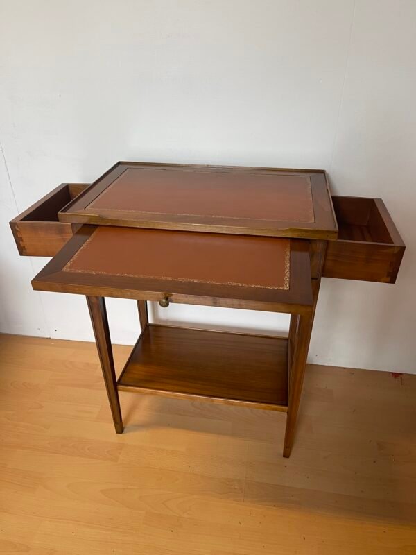 Tavolino Vintage in Legno - Con Cassetto e Ripiano - Image 4
