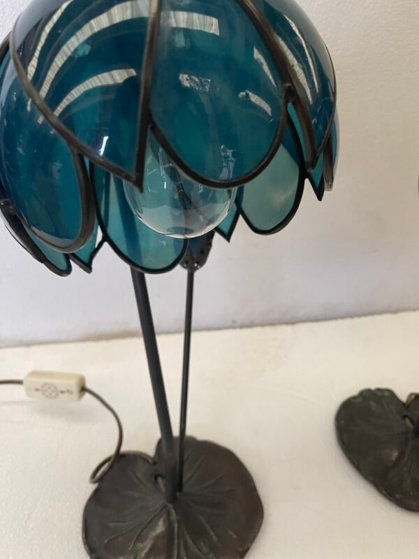 Coppia di lampade da tavolo stile Tiffany "Ninfea". - Image 2