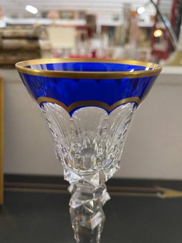 Calice in cristallo con bordo blu cobalto e decorazioni dorate. - Image 3