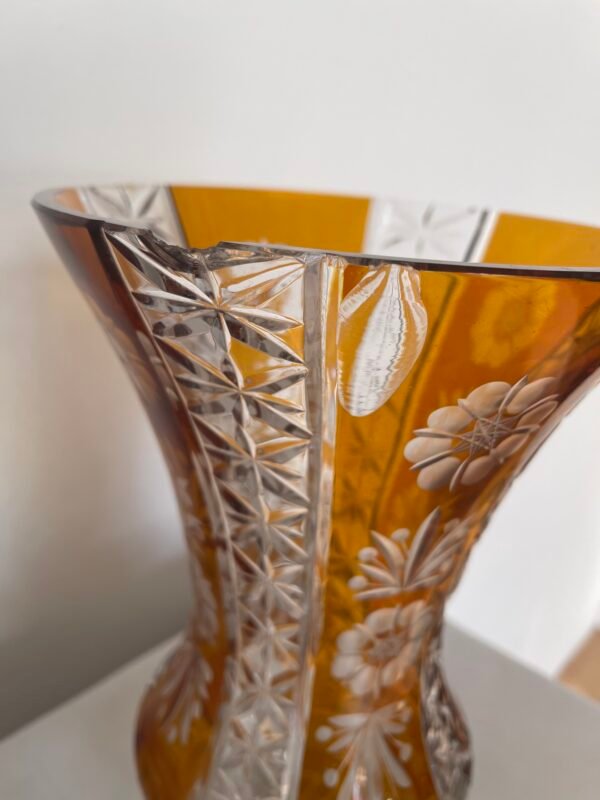 Vaso in Cristallo Ambra Intagliato - Image 3