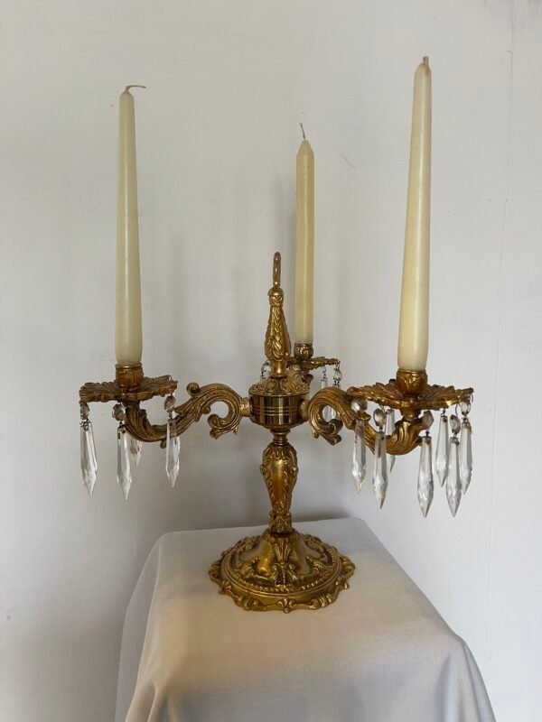 Elegante Candelabro Antico in Ottone e Cristallo