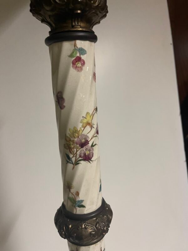 Lampada da terra (piantana) antica con decorazioni floreali. - Image 5