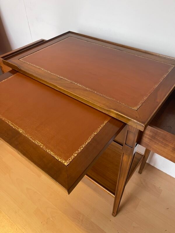 Tavolino Vintage in Legno - Con Cassetto e Ripiano - Image 5