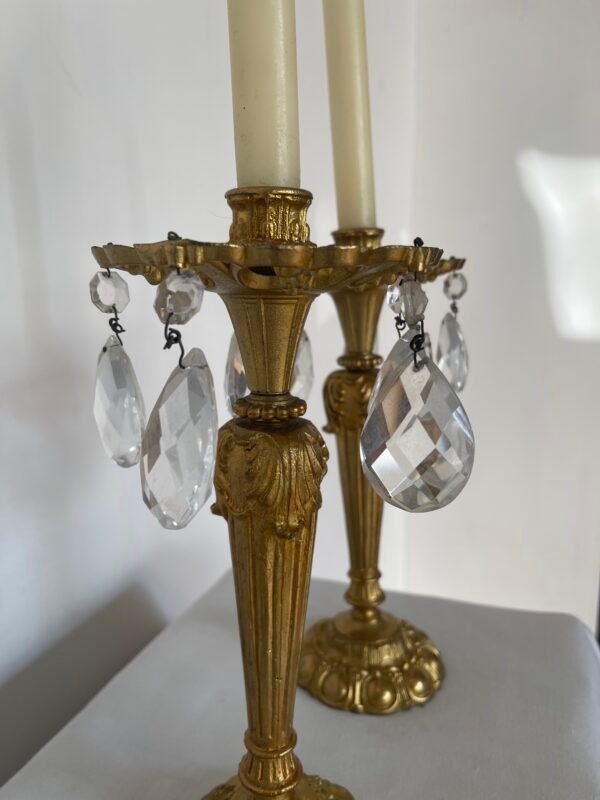 Coppia di Candelieri Antichi in Bronzo/Ottone con Cristalli - Image 3