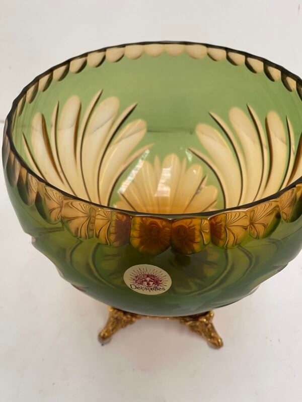 Vaso in vetro verde con base decorata - Image 3