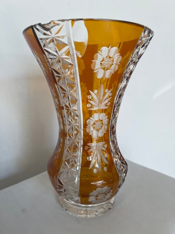 Vaso in Cristallo Ambra Intagliato - Image 4