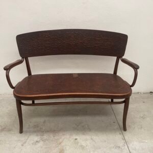 Elegante Panca "Thonet" in Faggio Curvato con Schienale Inciso
