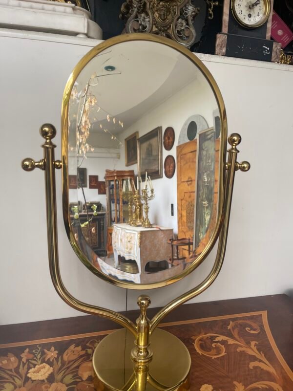 Elegante Specchio da Tavolo Ovale Basculante in Ottone Massiccio