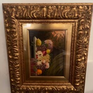 Quadro "Natura Morta con Maschera Veneziana e Frutta" con Cornice Dorata Intagliata