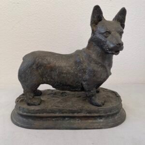Statua in Bronzo di Cane Corgi - Elegante Scultura in stile realistico