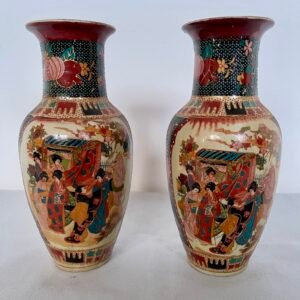 Coppia di Vasi Decorativi in Ceramica – Stile Orientale con Scene Giapponesi