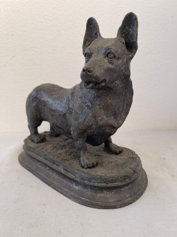 Statua in Bronzo di Cane Corgi – Elegante Scultura in Stile Realistico - Image 4