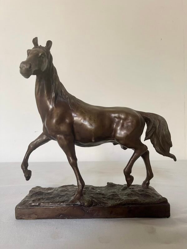 Scultura Equestre "Cavallo al Passo" in Bronzo Patinato su Base - Image 5