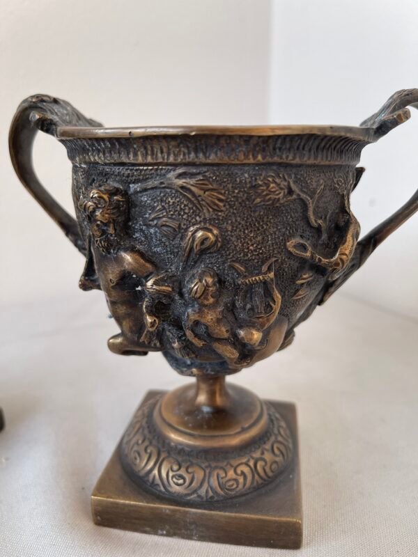 Coppia di Coppe Decorative in Bronzo – Firmate E. Monnet – Stile Neoclassico - Image 2