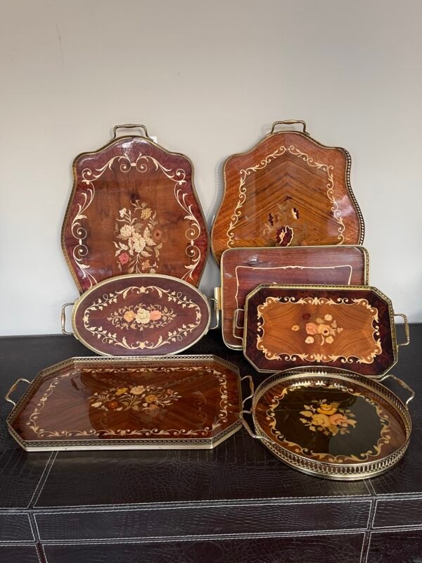 Elegante collezione di vassoi in legno intarsiato rappresenta un'armoniosa fusione di artigianato raffinato e design senza tempo. - Image 3
