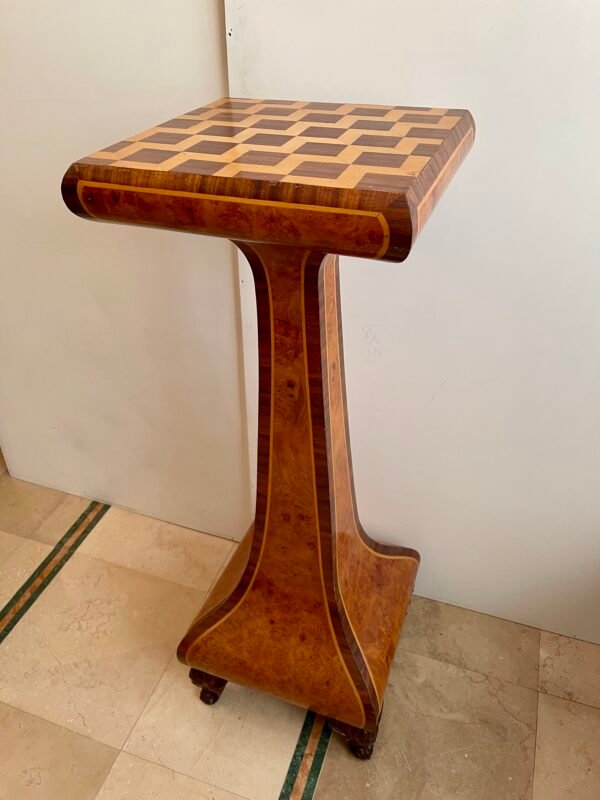 Tavolino d’appoggio in legno intarsiato – design vintage