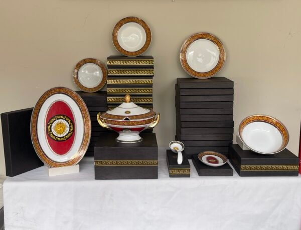 Collezione di set da cucina di lusso Versailles - Un capolavoro dell'arte italiana degli anni '70.