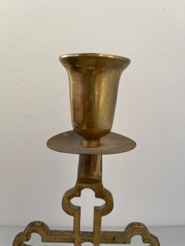 Candeliere in Ottone con Croce – Stile Ecclesiastico Vintage - Image 4