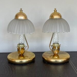 Coppia di lampade da tavolo in metallo dorato, stile vintage