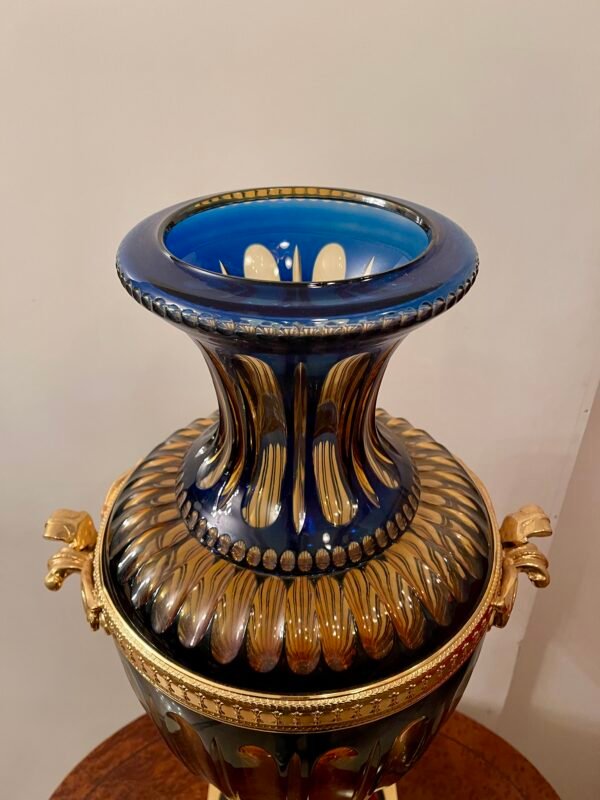 Anfora Italiana Reale in vetro colorato e bronzo dorato degli anni '70 - Image 5
