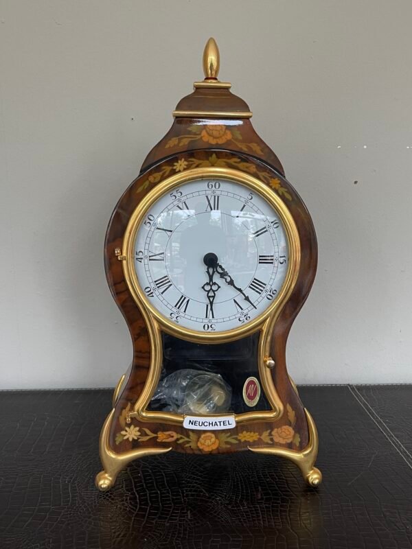 Orologio da Tavolo "Neuchatel" in Stile Classico con Pendolo e Decori Floreali
