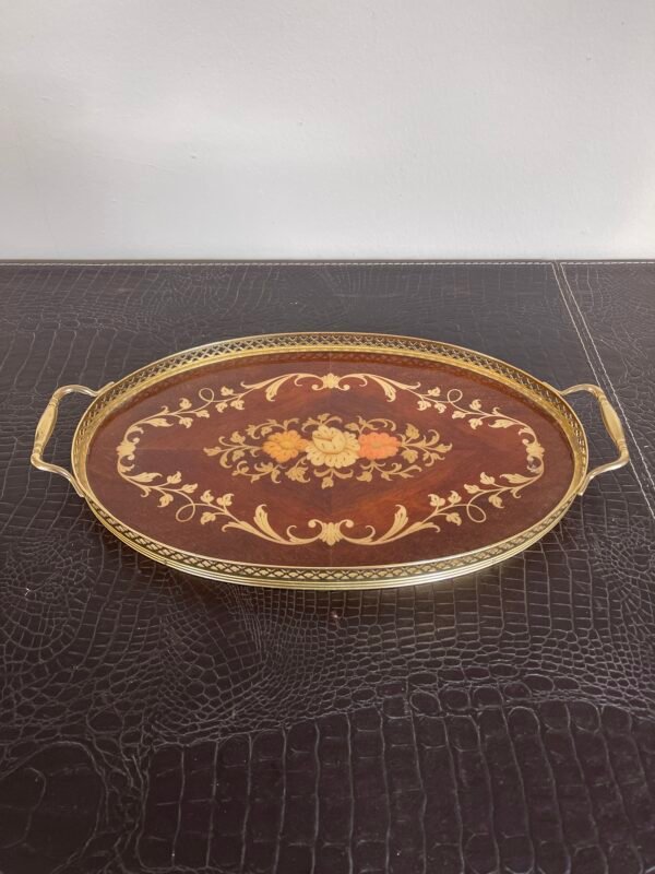 Vassoio Vintage in Legno Intarsiato con Motivo Floreale e Cornice in Ottone - Image 2