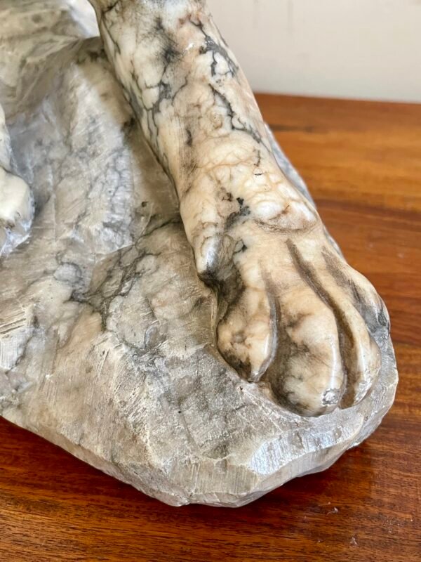 Scultura in marmo – Pantera in posizione d'attacco su roccia - Image 6