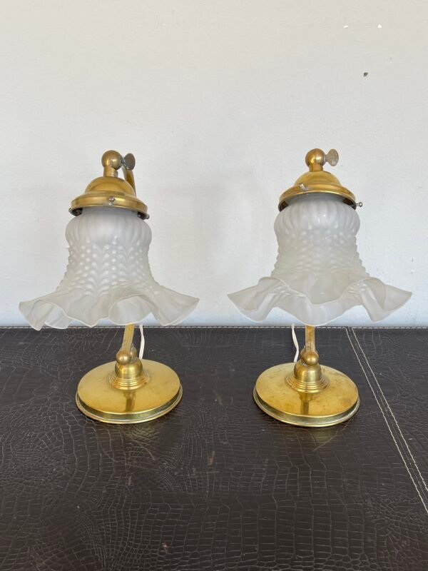 Lampade Vintage in Ottone e Vetro Opalino - Eleganza Retrò per la Tua Casa - Image 4