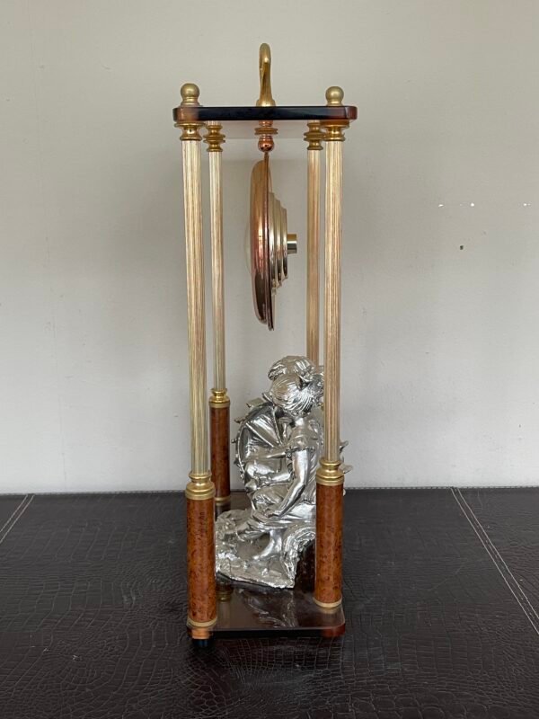 Orologio da tavolo in vetro con scultura vintage - Image 6