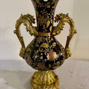 Elegante Vaso Decorativo in Stile Barocco con Dettagli Dorati
