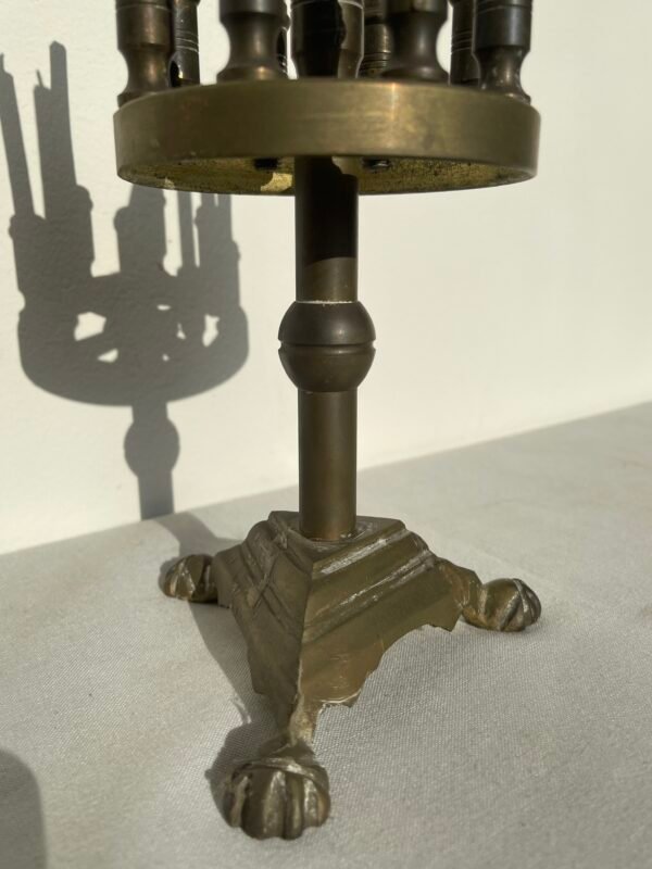 Antico Candelabro Rotondo a 9 Fiamme in Bronzo – Stile Ecclesiastico - Image 4