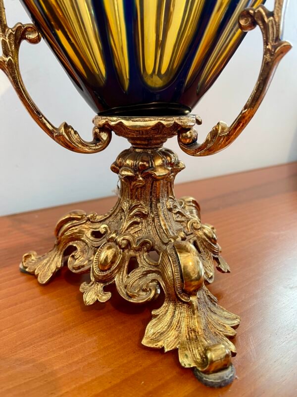 Anfora Decorativa in Cristallo Blu Cobalto e Oro – Stile Versailles - Image 7