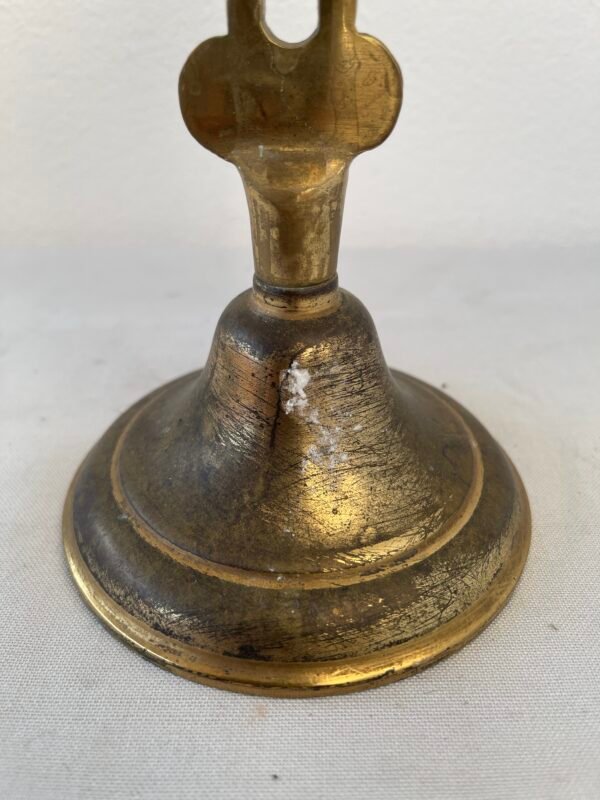 Candeliere in Ottone con Croce – Stile Ecclesiastico Vintage - Image 3