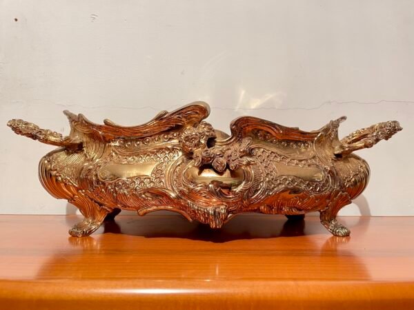 Elegante Vaso Doppio in Stile Barocco - Bronzo e Decorazioni a Motivi Floreali - Image 2