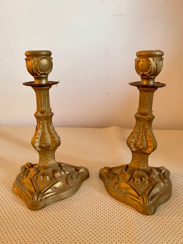 Coppia di candelabri in bronzo dorato – Stile classico - Image 2