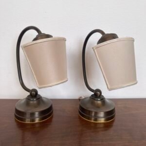 Elegante coppia di lampade da tavolo in stile vintage