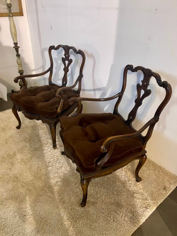 Coppia di Poltrone Antiche in Stile Barocco – Legno Massello Intagliato e Velluto Marrone - Image 3