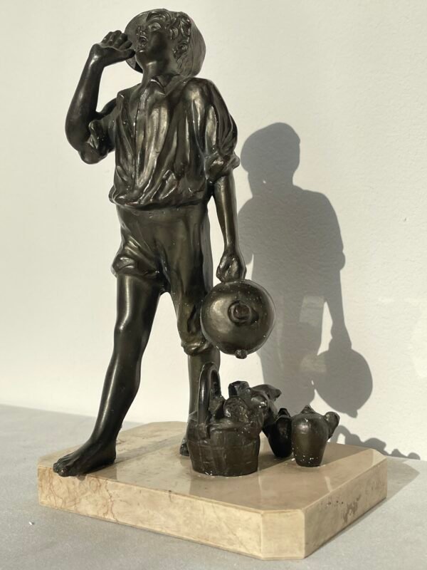 Scultura in Bronzo – Ragazzo con Brocca e Frutta su Base in Marmo - Image 2