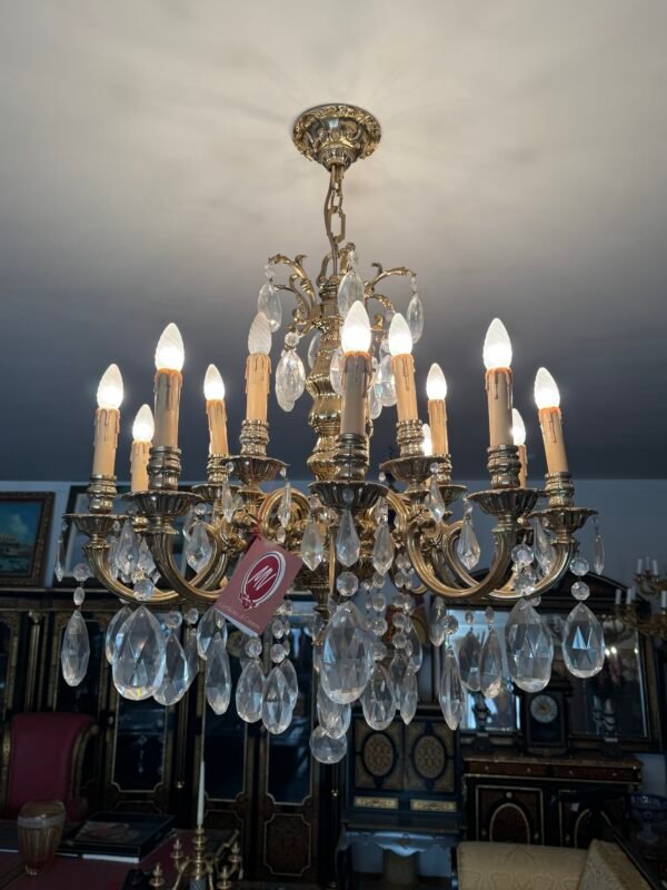 Splendido lampadario italiano in stile classico anni '90