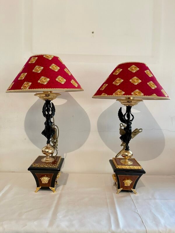 Coppia di Lampade da Tavolo Neoclassiche con Dettagli Dorati
