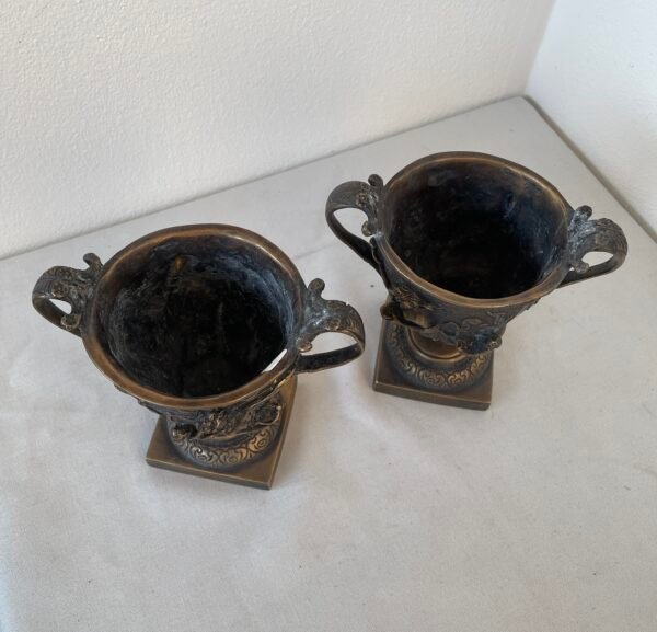 Coppia di Coppe Decorative in Bronzo – Firmate E. Monnet – Stile Neoclassico - Image 4