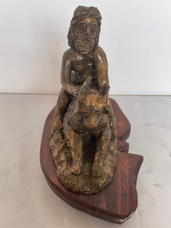 Scultura in Resina Raffigurante Figura Mitologica su Caprone – Base in Legno - Image 2