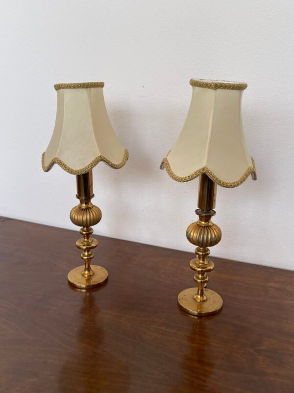 Coppia di lampade da tavolo vintage in stile classico – Base dorata con paralume in tessuto beige - Image 3