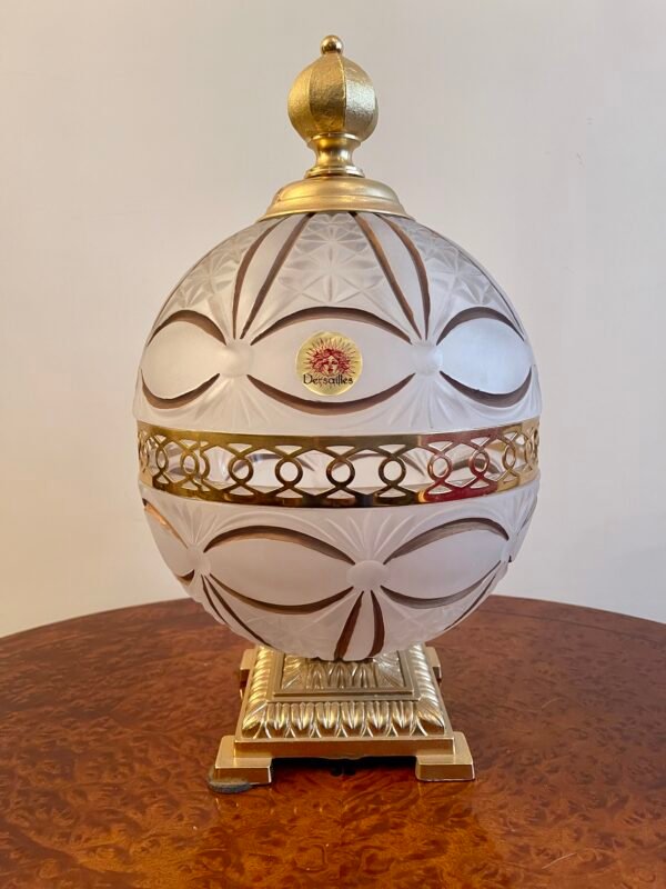 Elegante contenitore decorativo in cristallo inciso – Der Sculies