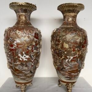 Coppia di Grandi Vasi Satsuma Giapponesi – Decoro Guerrieri Samurai – Antichi