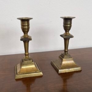 Coppia di candelabri in ottone vintage anni '50