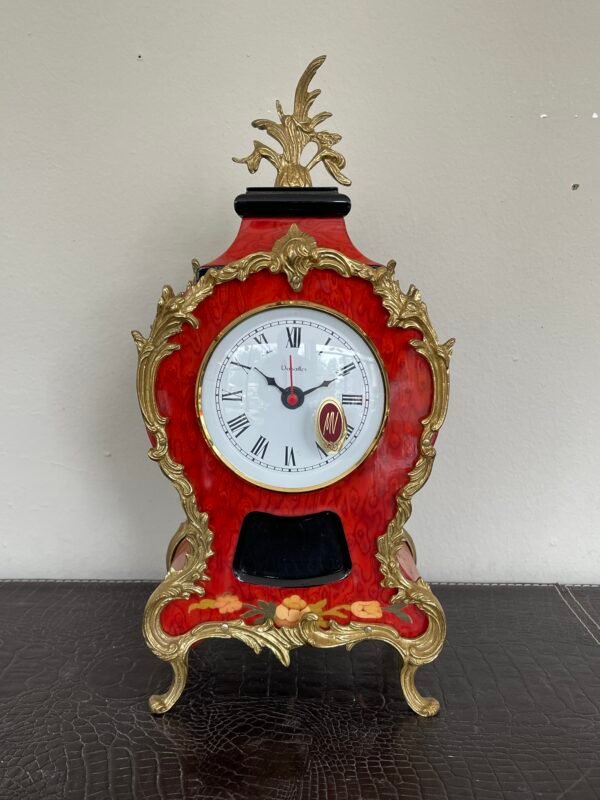 Orologio da Tavolo con Pendolo e Decorazioni Dorate – Stile Classico e Raffinato