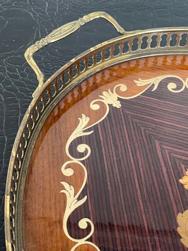 Vassoio Vintage in Legno Intarsiato con Motivo Floreale e Cornice in Ottone - Image 6
